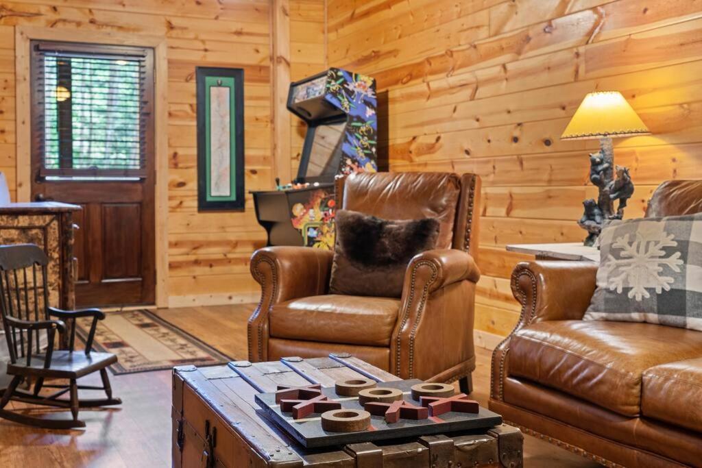Holiday home Lakeside Retreat Hot Tub Fishing Hiking *