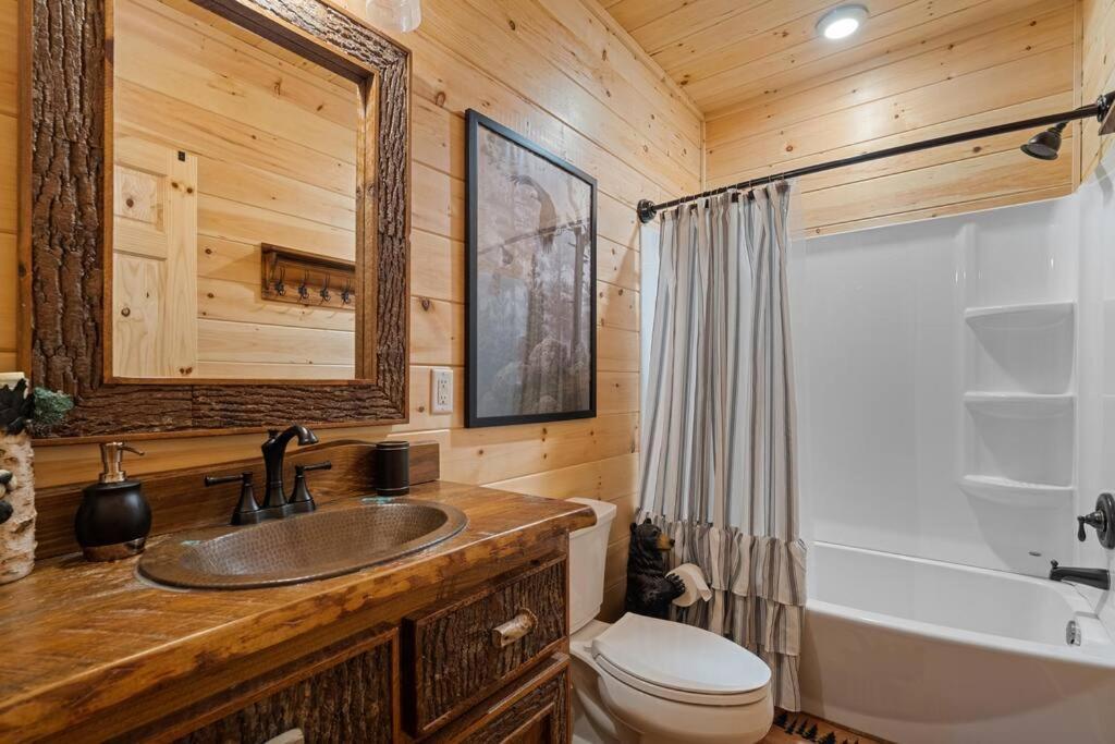 Holiday home Lakeside Retreat Hot Tub Fishing Hiking