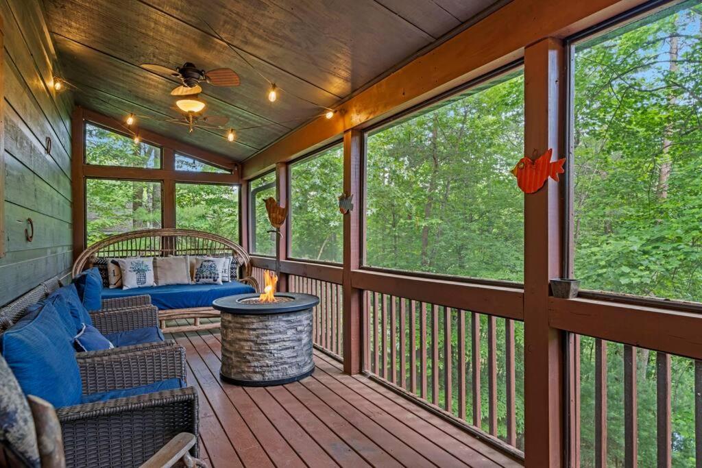Lakeside Retreat Hot Tub Fishing Hiking Holiday home *