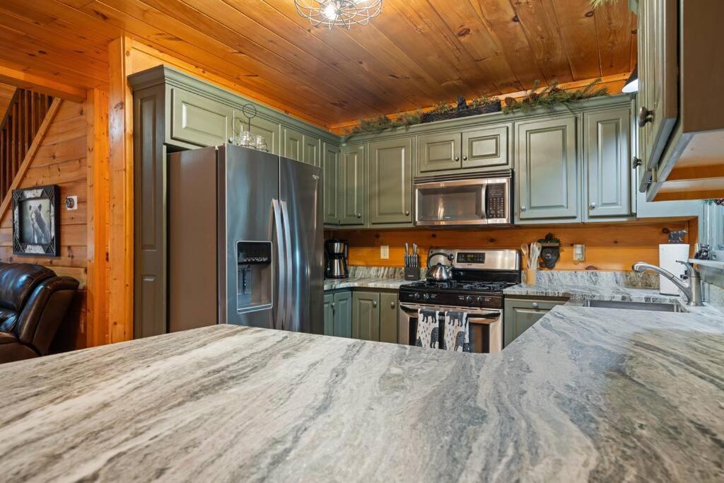 Lakeside Retreat Hot Tub Fishing Hiking Ellijay