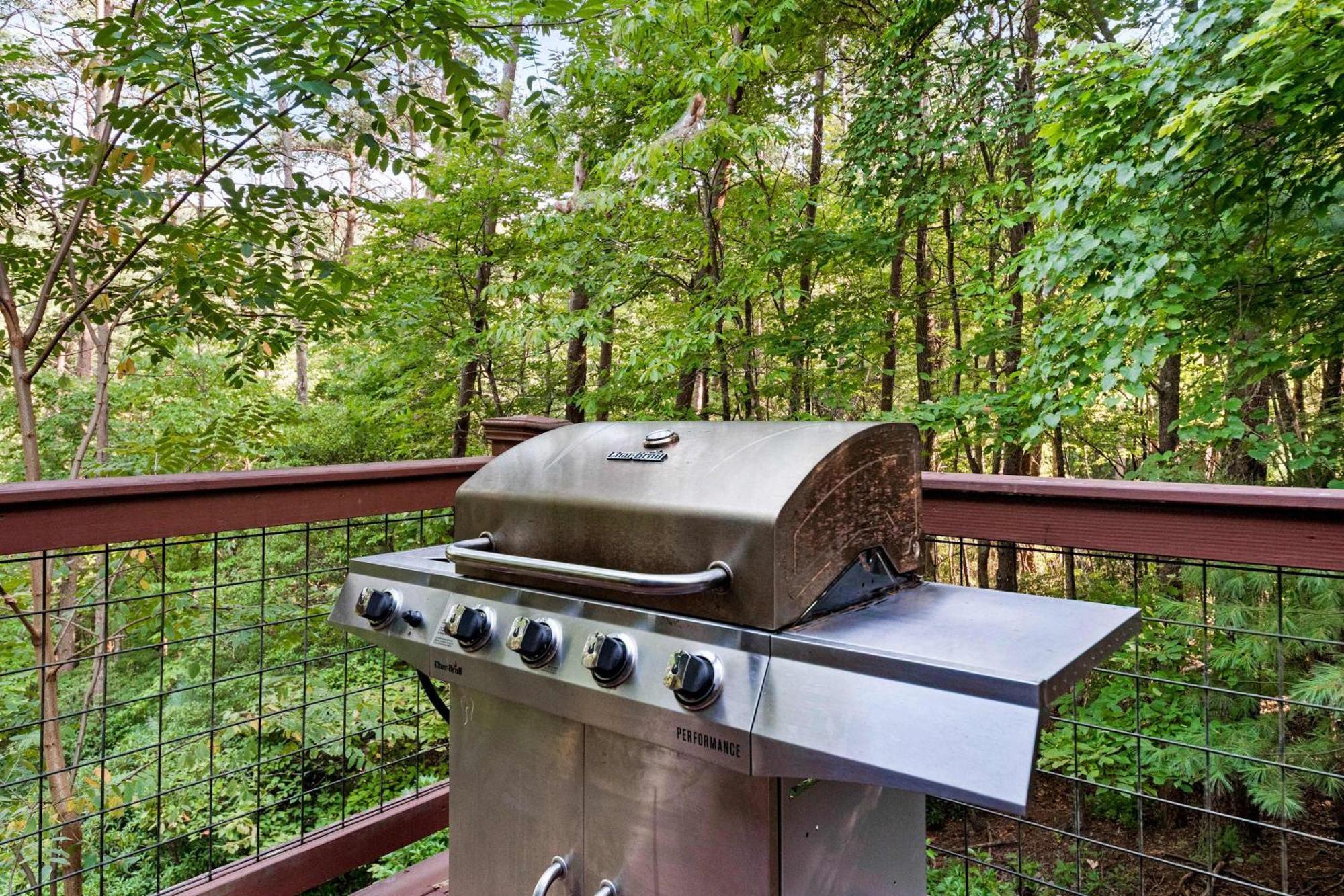 Lakeside Retreat Hot Tub Fishing Hiking *