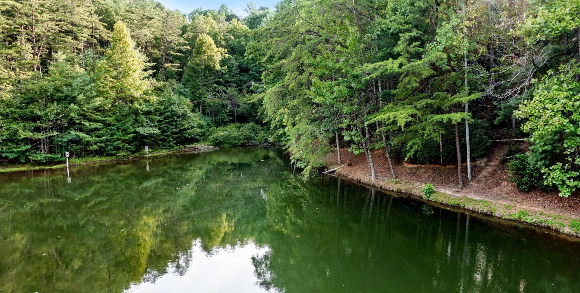 Lakeside Retreat Hot Tub Fishing Hiking *
