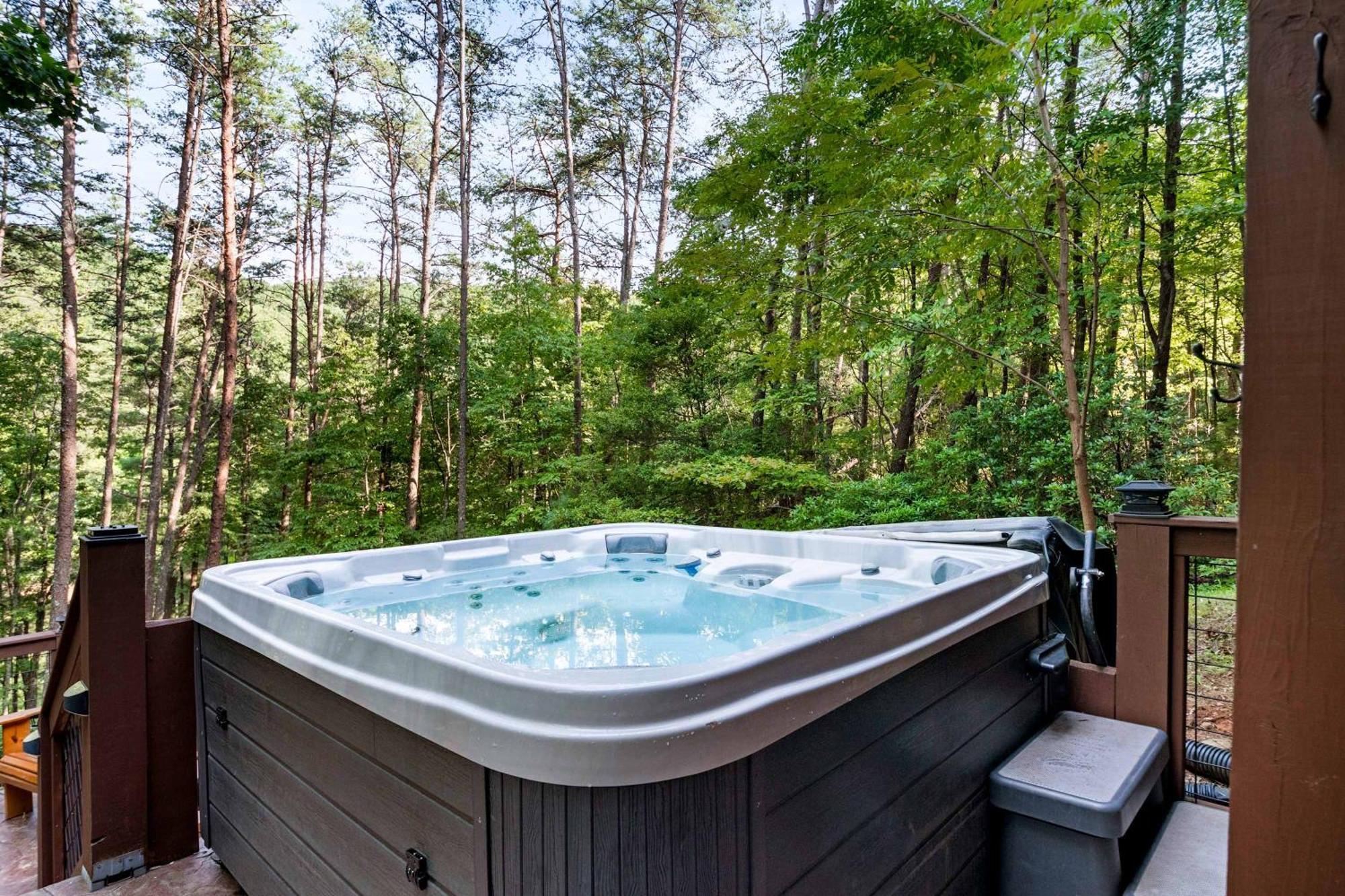 Lakeside Retreat Hot Tub Fishing Hiking *