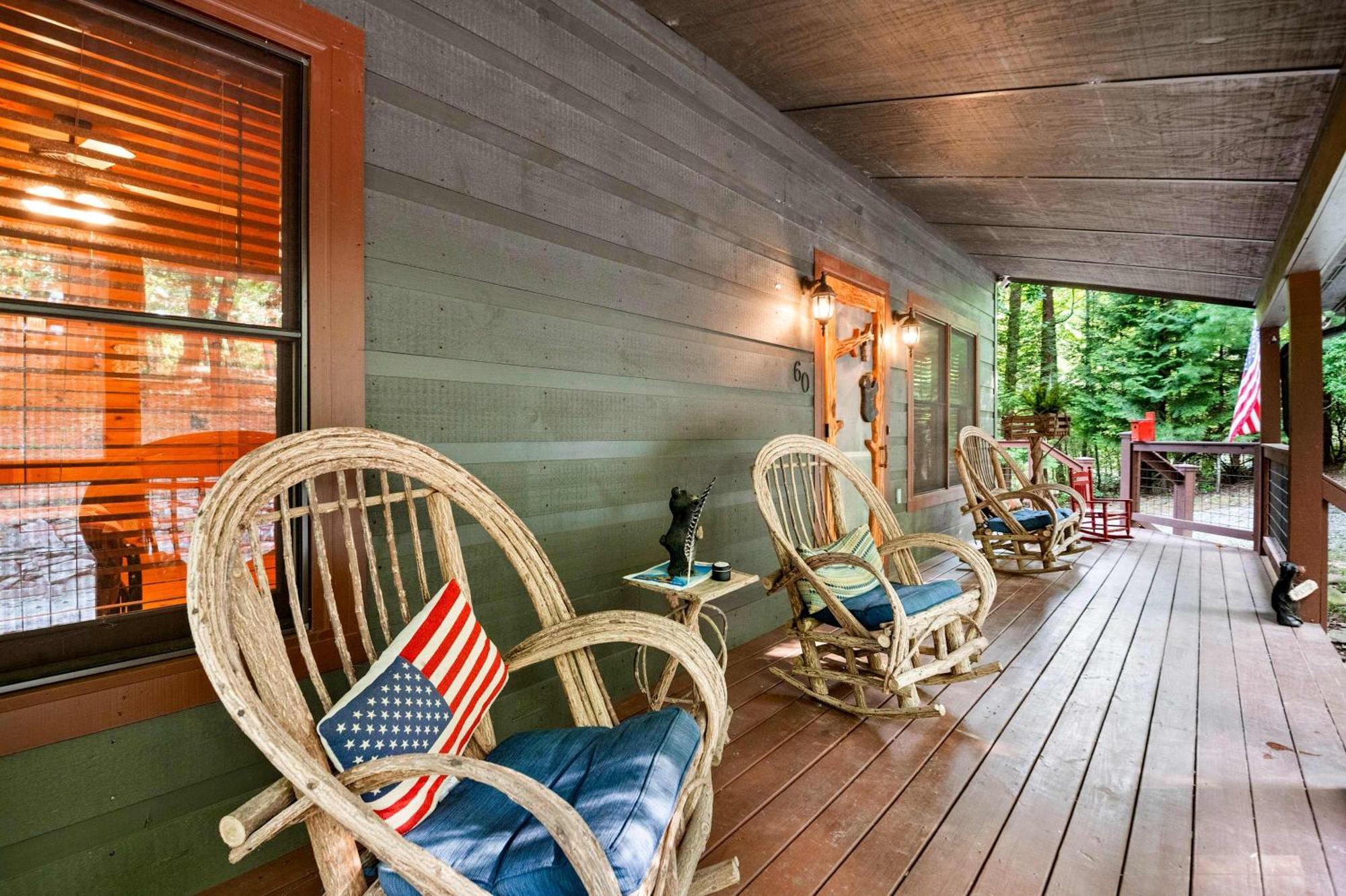 Holiday home Lakeside Retreat Hot Tub Fishing Hiking Ellijay